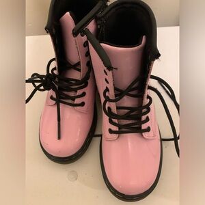 Adorable pink boots!